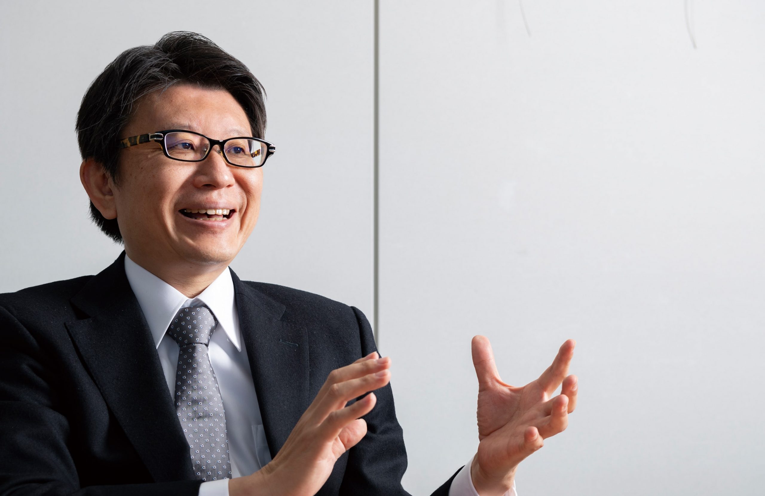 米谷 三以
